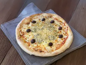 Pizza cuatro quesos grande