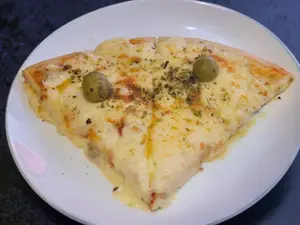 2 porciones de muzza y 1 faina