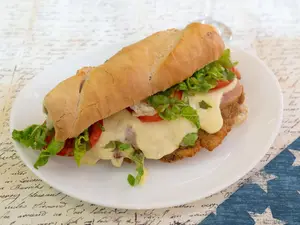 Sandwich de pollo completo