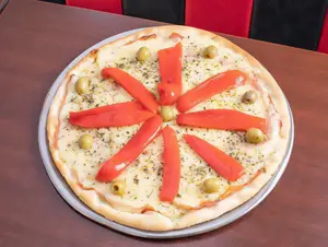 Pizza jamón y morrones