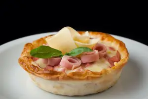 Tarta de jamón y queso