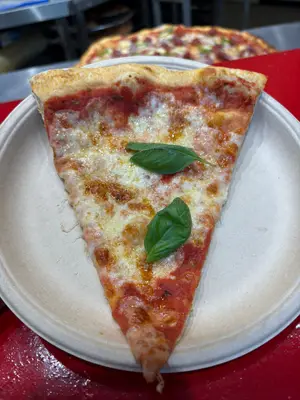 Porción pizza cheese