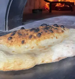 Pizza Calzone Capresse