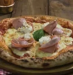 Pizza mortadella e  burrata