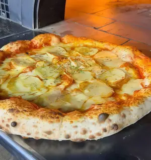 Pizza provola