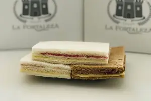 Sándwich Triple jamón y Queso