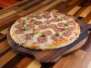 Pizza Calabresa (12 Porciones)