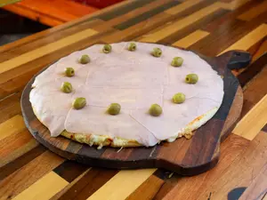 Pizza con jamón (12 porciones)