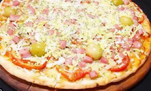 Pizza de jamon y huevo (8 p)