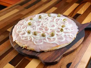 Pizza fuga con jamon (12 p)