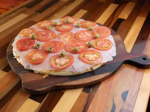 Pizza napo con jamon (12 p)