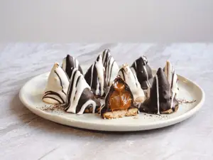 Conitos de dulce de leche bañados