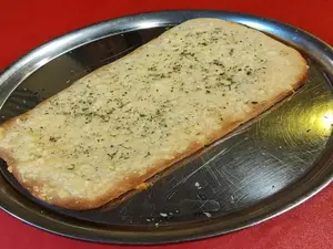 PAN DE PROVOLONE