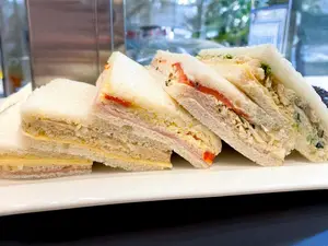 Sandwiches de queso y atún