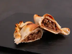 Empanada de carne picante