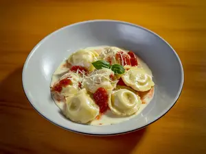 Agnolottis de ricota y jamón