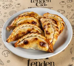 6 Empanadas (Media Docena)