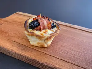 Canastita panceta y ciruela