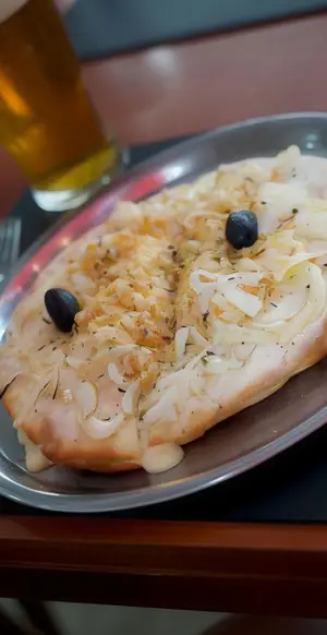 Fugazzeta Rellena Común