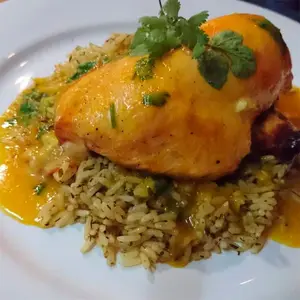 Pata Muslo Al Horno Con Fritas