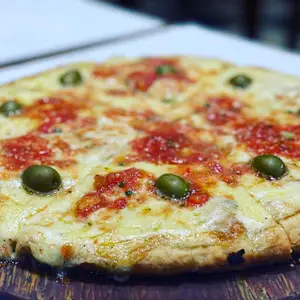 Pizza Muzzarella con roquefort