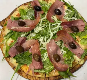 Rúcula y Jamón Crudo