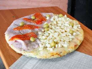 1/2 Palmitos 1/2 Jamón Y Morrones Barrilete