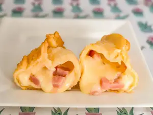 Empanada roque y jamón frita
