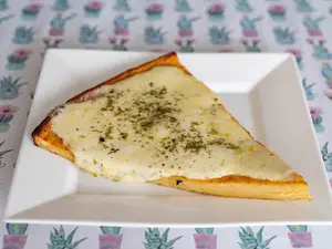 Faina con muzzarella porción