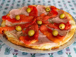 Jamón y morrones grande