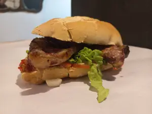 Sándwich bondiola
