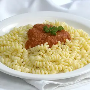 Fideos fusilli al huevo