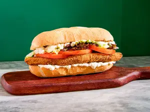 Sandwich peceto junior con papas fritas