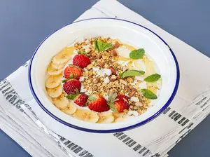 Yogurt casero con granola