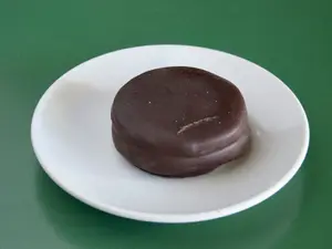 Alfajor negro grande
