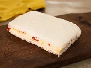 Sandwich morron y jamón