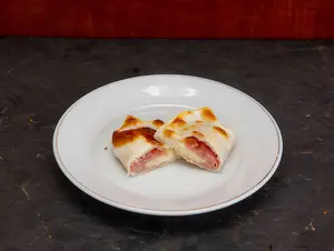 Empanada de jamón y queso