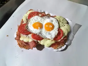Mila Napolitana Con Huevo Frito