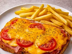Napo con cheedar y fritas