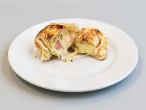 Empanada Jamón Y Queso
