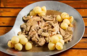 Pollo Al Champignon