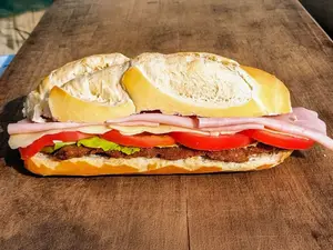 Sándwich de milanesa completo
