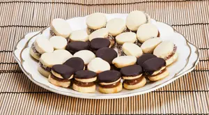 Mini alfajores bañados 24un
