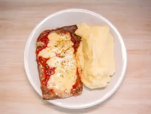Matambre a la pizza con fritas