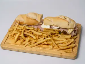 Misil suprema completo c/ papas fritas