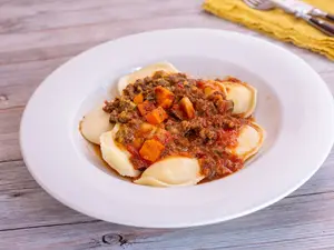 Sorrentinos con salsa