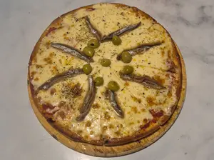 Muzzarella Y Anchoas