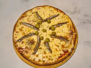 Muzzarella Y Anchoas Chica