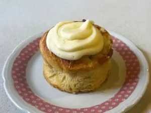 Roll de manzana caramelizada y pastelera