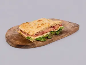 Schiacciata la de crudo